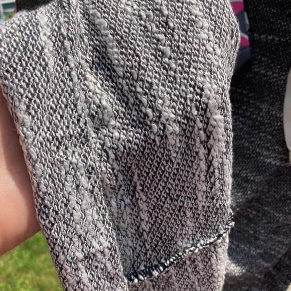 Extra Touch - 2x Grey top with hood - NWT - Picture 9 of 11